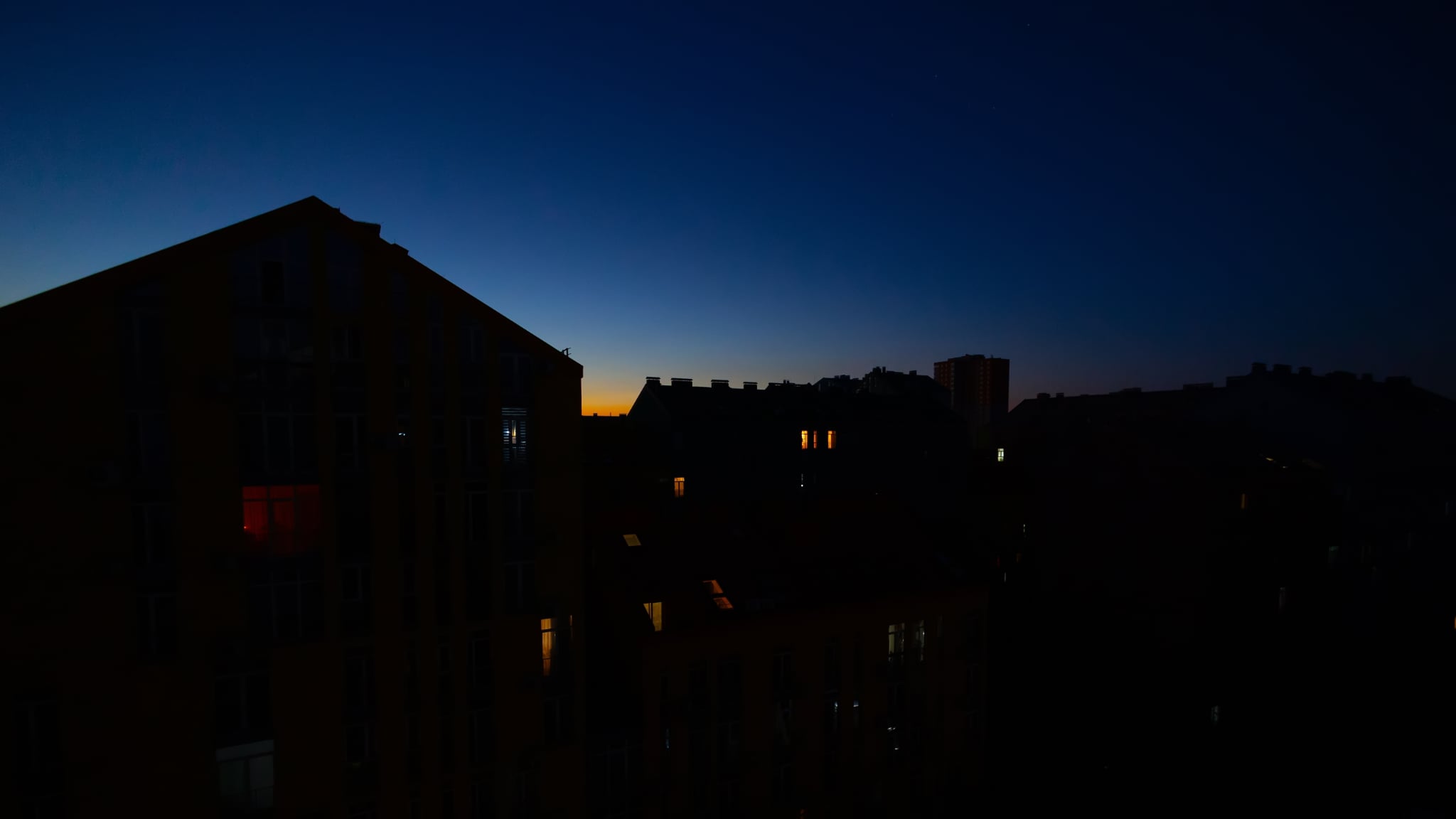 Iașiul reduce iluminatul public pe timpul nopții pentru a economisi energie