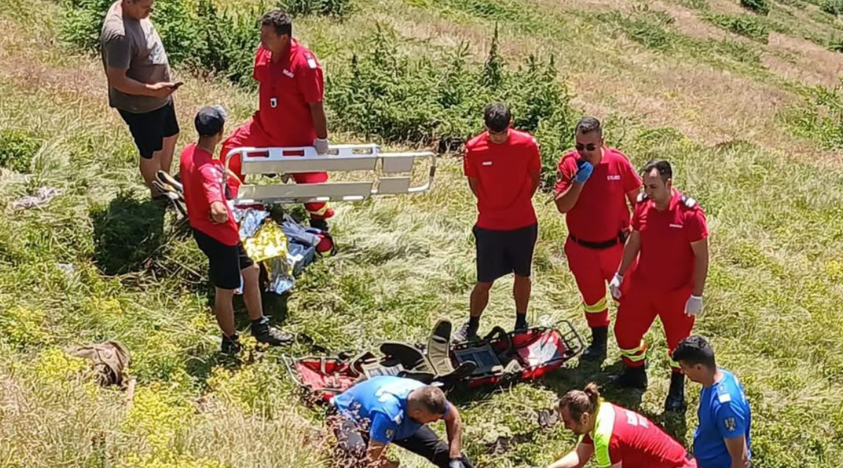 Sfârșit tragic în Munții Grohotiș. Un bărbat și-a pierdut viața în timp ce culegea afine