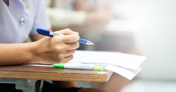 Elevi examen