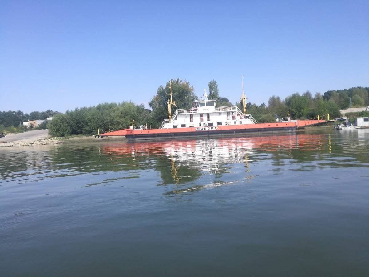 Situație dificilă pe Dunăre! Feribotul Călărași-Ostrov, oprit temporar din cauza nivelului apei