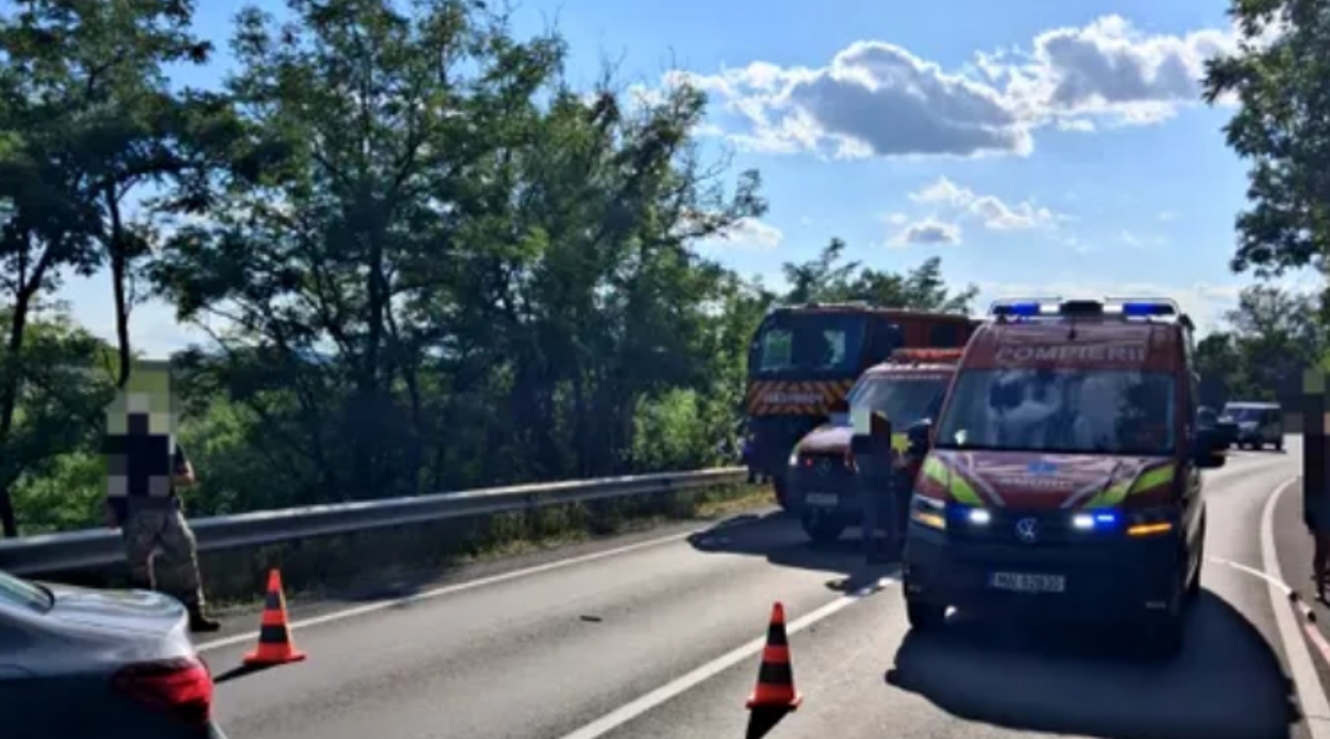 Carnagiu pe DN13. Trei persoane, printre care un copil, și-au pierdut viața, în Mureș