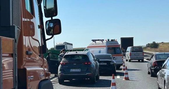 Trei autoturisme și opt persoane au fost implicate &icirc;ntr-un grav eveniment rutier pe autostrada A2