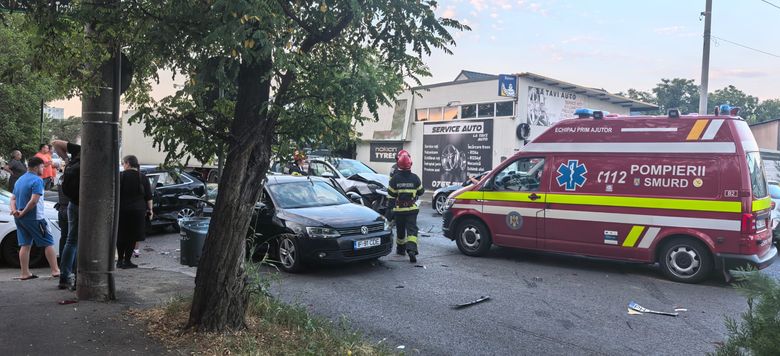 Eveniment rutier pe strada Gherghiței, la intrarea pe autostrada A3.