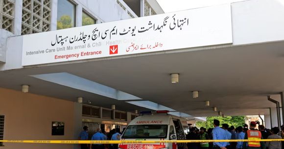 15 bebeluși și-au pierdut viața după ce un spital din Pakistan a fost cuprins de foc.