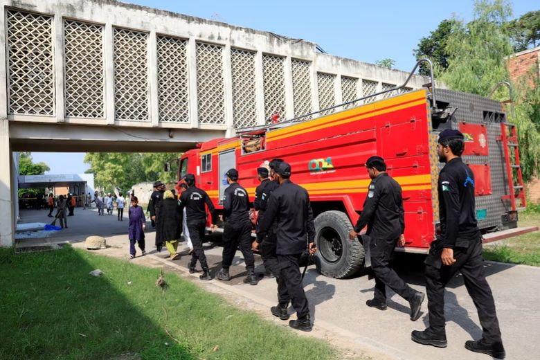 Cel puțin 15 nou-născuți și-au pierdut viața, miercuri, după ce un spital de stat din Islamabad, capitala Pakistanului, a fost cuprins de foc