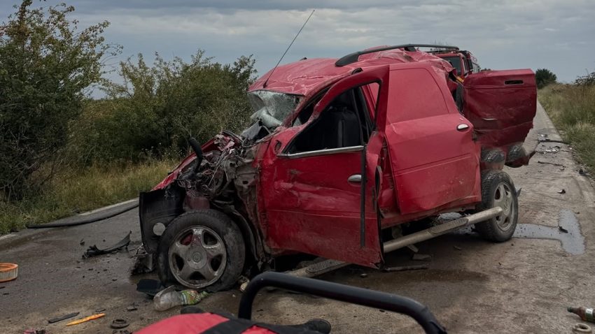 Impact mortal în apropiere de A2. Un bărbat și-a pierdut viața după ce mașina în care se afla s-a ciocnit violent cu două TIR-uri