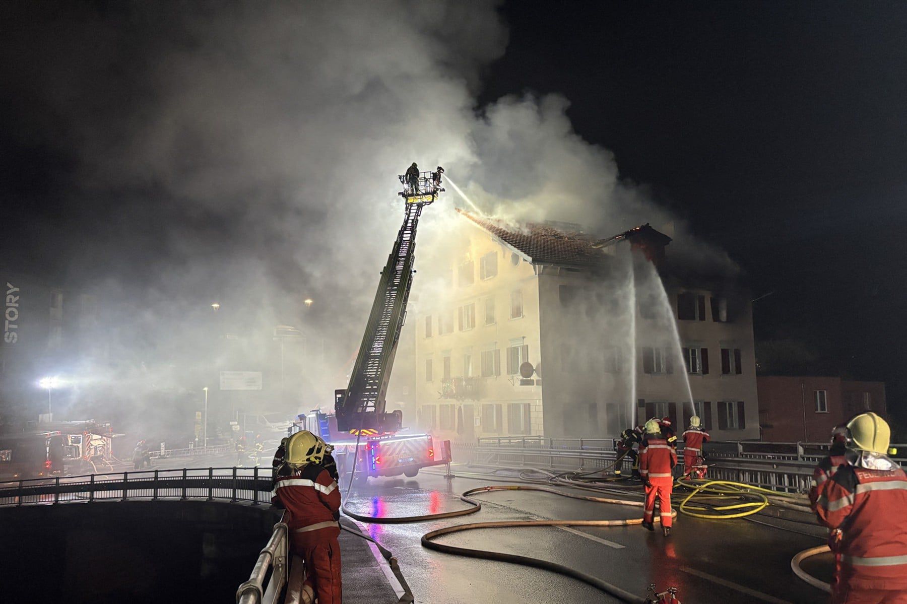 Doi români, printre persoanele care și-au pierdut viața în urma incendiului din localitatea elvețiană Thusis. Anunțul făcut de MAE