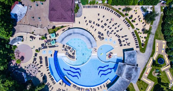 Piscină