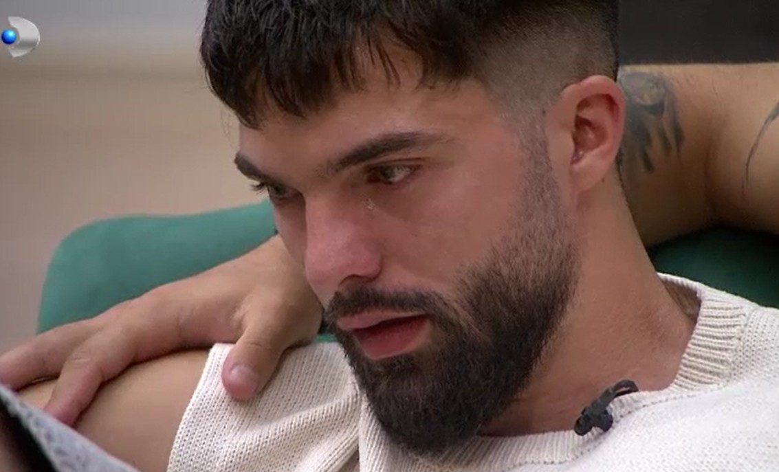 Sergiu nu mai rezistă și varsă lacrimi amare! Aflați ce a pățit concurentul, dar și cum reacționează Carolina în ediția de miercuri a emisiunii, de la 10:00 și 16:30, la Kanal D