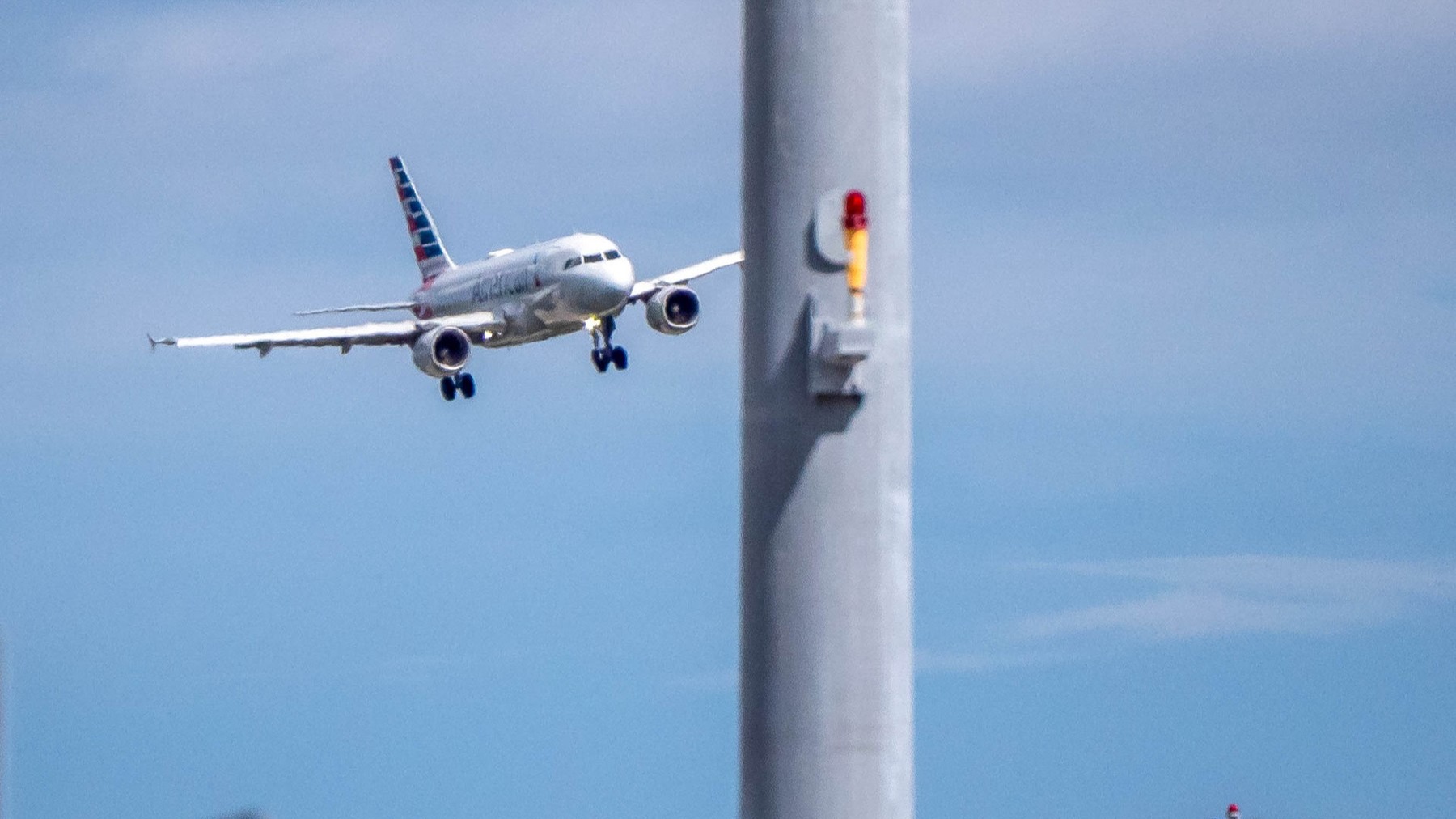 Cum s-a produs incidentul aviatic din Miami! Cinci persoane și-au pierdut viața după ce un avion a aterizat peste mai multe mașini