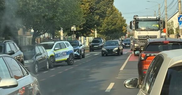 Femeie de 54 de ani, acroșată de o mașină pe o stradă din Sibiu. 