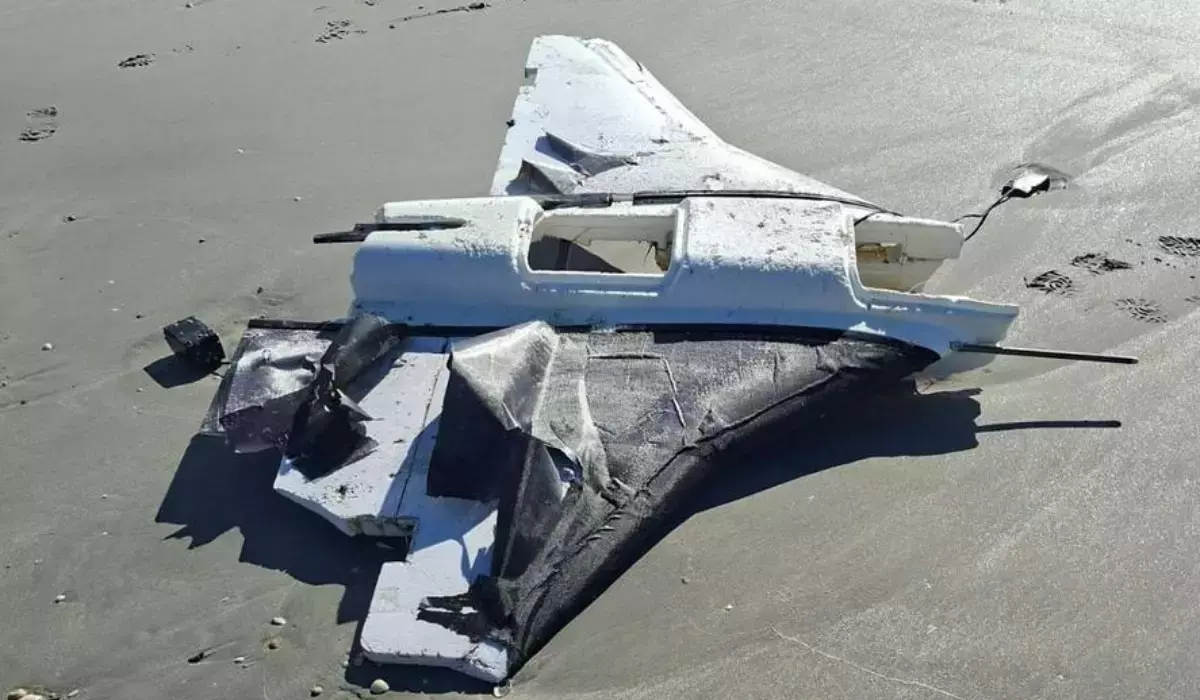 Alertă pe litoral! Resturi de dronă au fost descoperite pe o plajă din Corbu