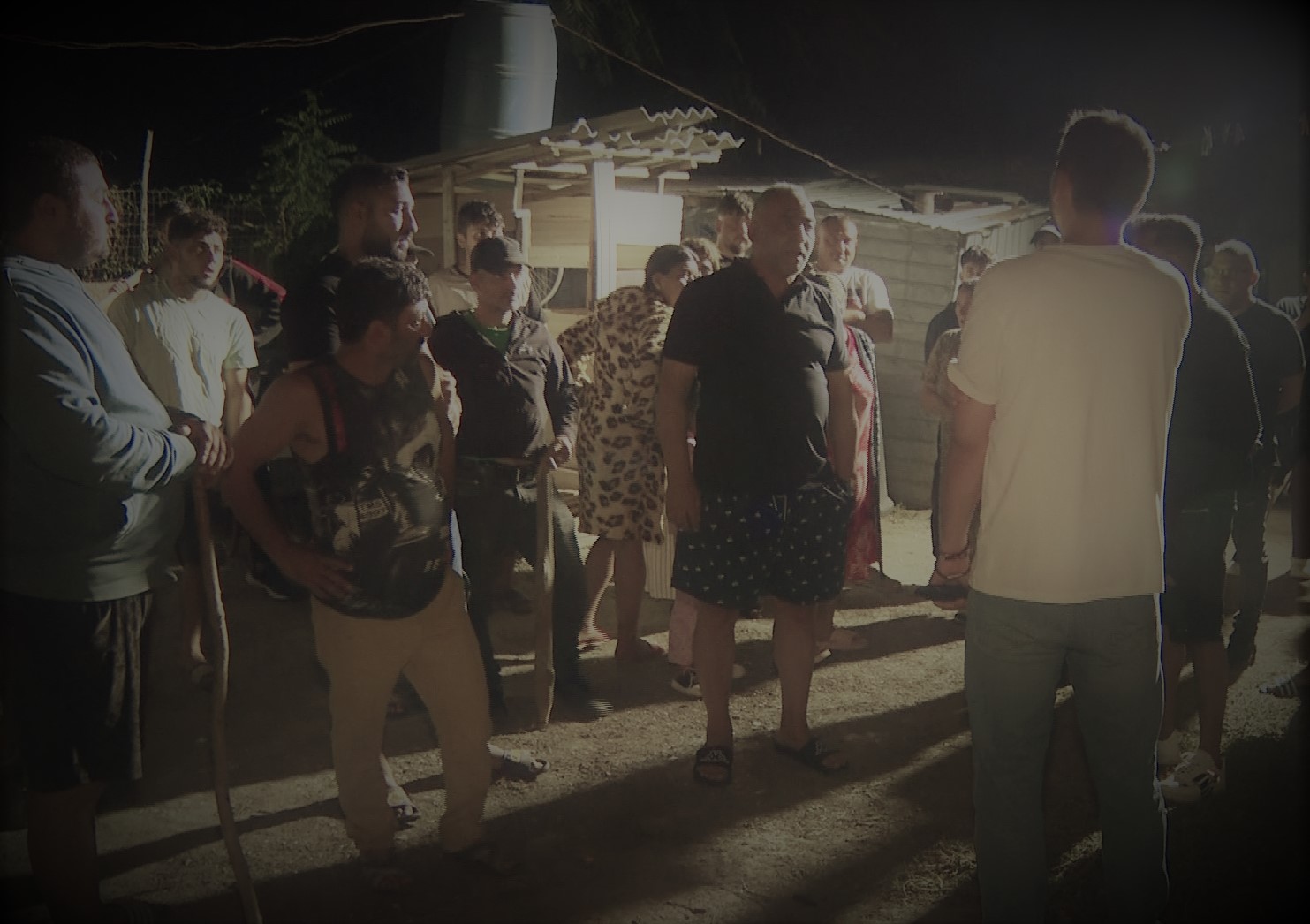 Duminică, de la ora 14:30, la „Asta-i România!": "Legea pumnului" - Echipa emisiunii "Asta-i România!", agresată de primar în timpul unei filmări în Șuțești, județul Brăila