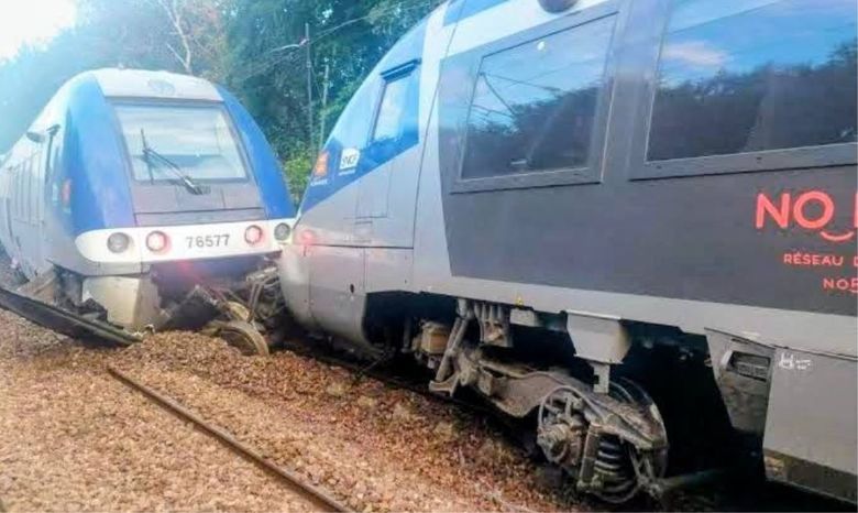 Un tren regional care circula între Rouen și Caen a deraiat în apropiere de Cleon, Franța