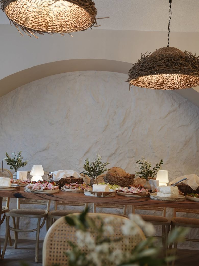 Ileana Sterp și-a deschis restaurant.