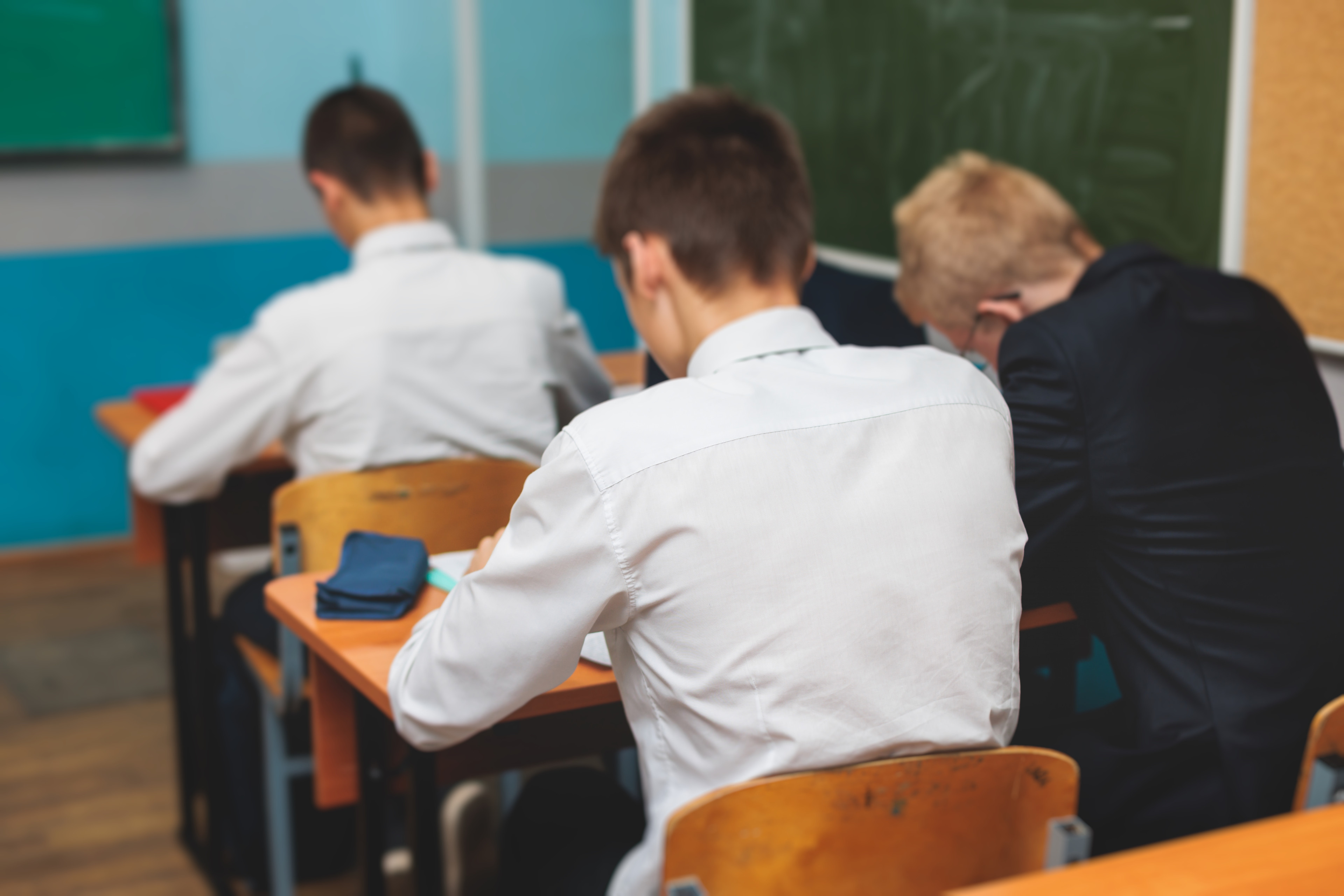 Uniformele ar putea deveni obligatorii în școli. Ce a decis Comisia pentru Învățământ
