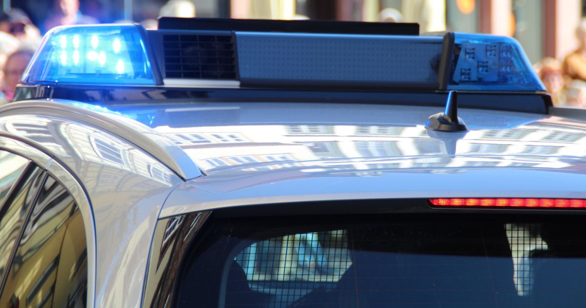 O mașină a lovit o persoană pe Bd. Iuliu Maniu din Sectorul 6. Traficul a fost restricționat