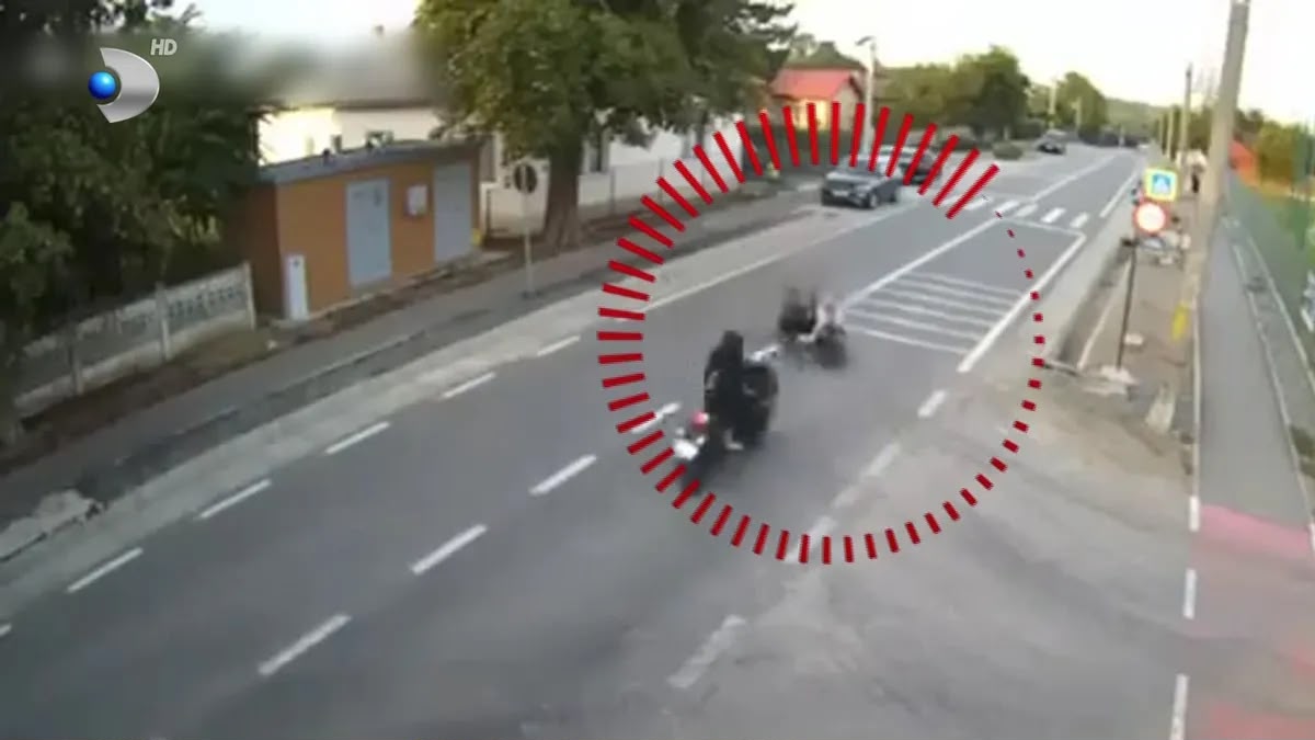 Manevra greșită a mamei i-a curmat viața unei fetițe de aproape 4 ani, în Ialomița! Cele două se aflau pe scuter în momentul impactului