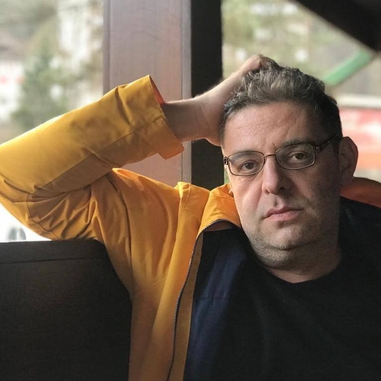 Jurnalistul Patrick André de Hillerin s-a stins din viață la vârsta de 52 de ani
