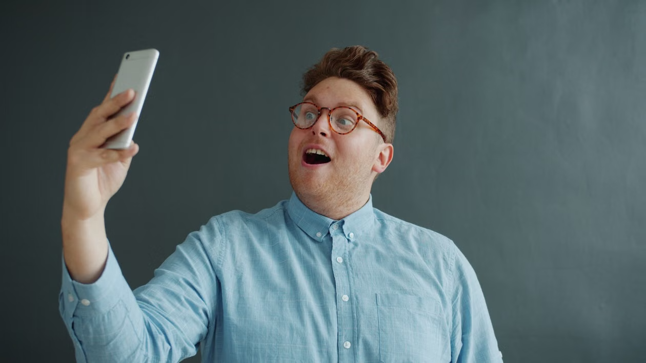 (P) Cum ajunge un joc online să devină viral