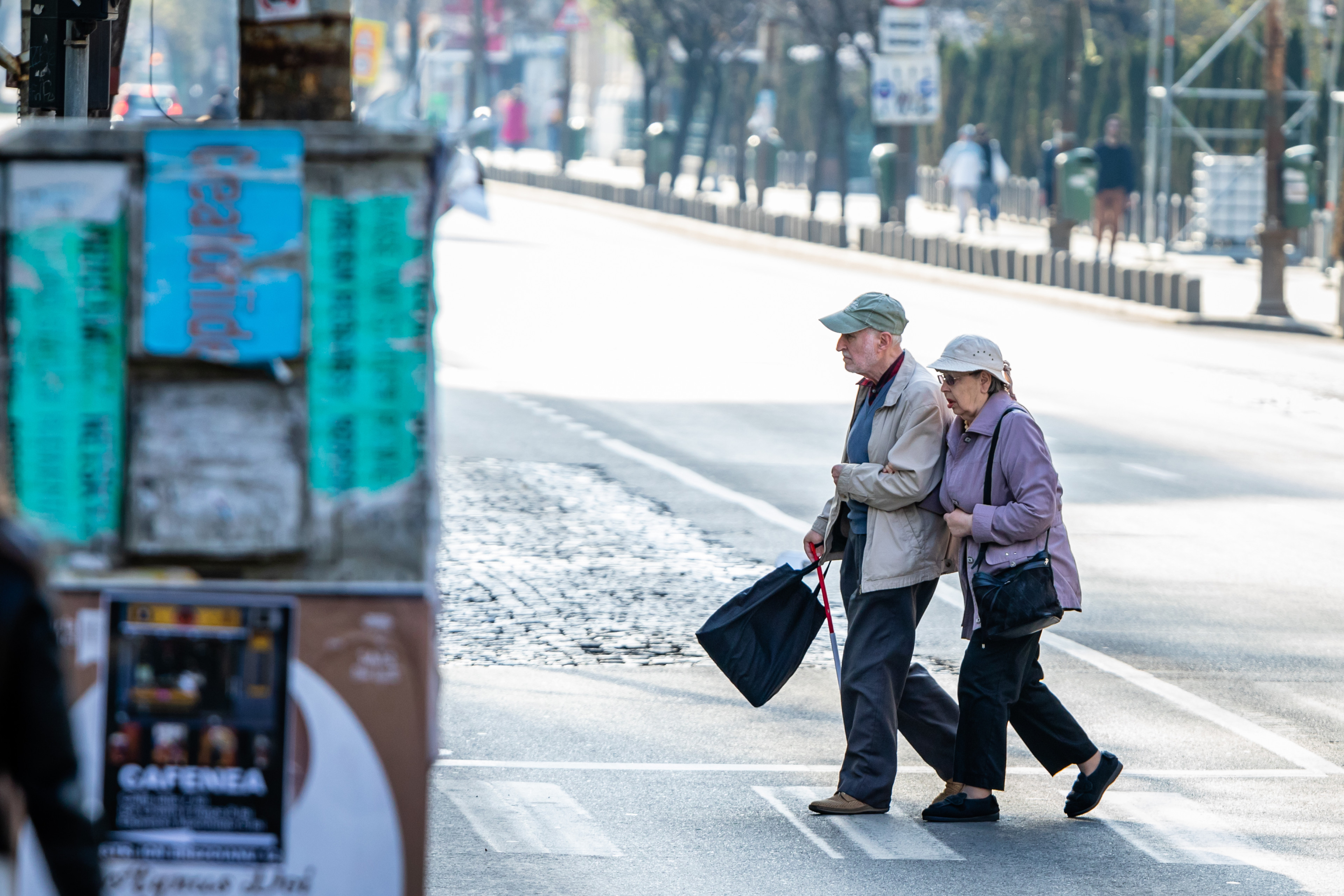 Cum îți poți recupera pensia dacă nu ești acasă când vine poștașul. Procedura pe care trebuie să o știe pensionarii