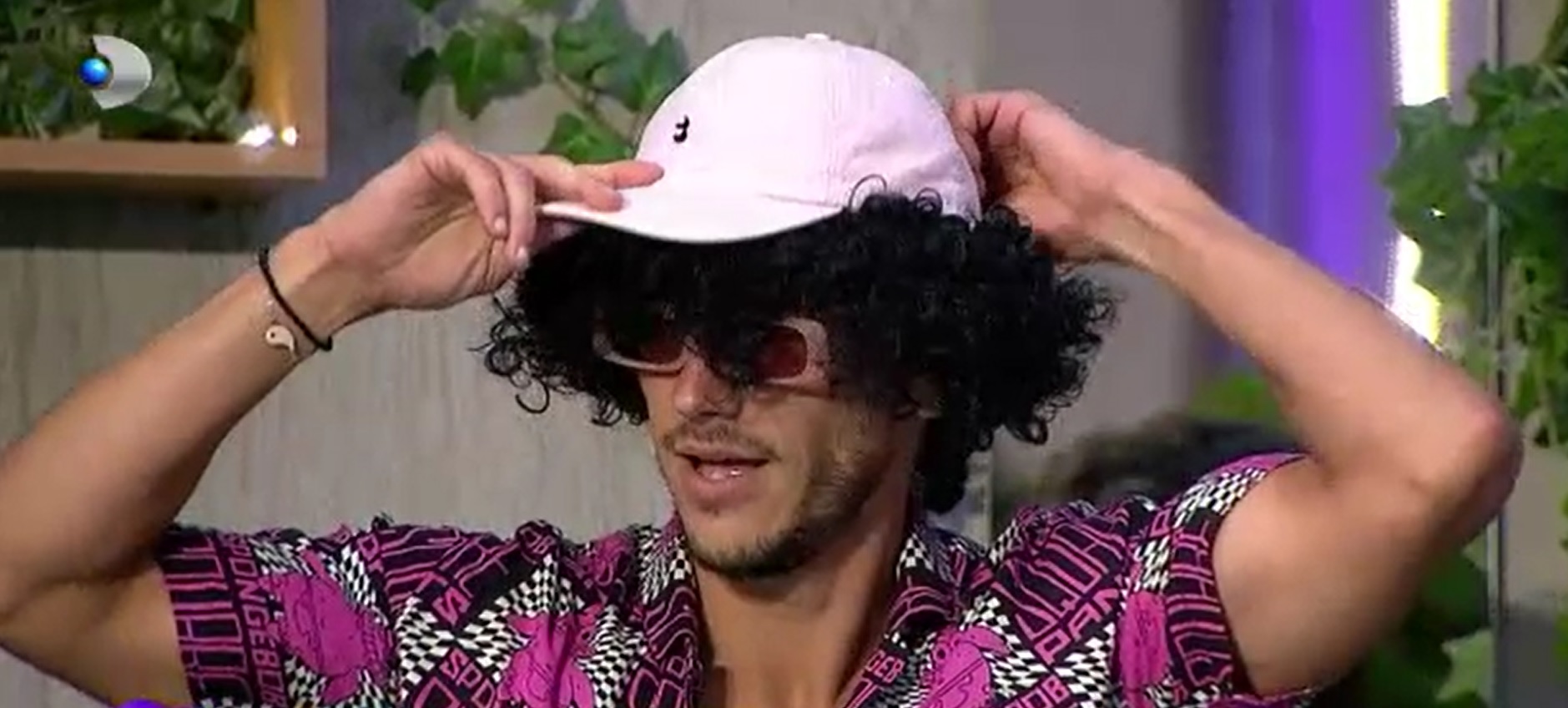 Emanuel a făcut show în „Casa Iubirii”: „Lasă-mă că am transpirat toată”. Momentul care i-a făcut pe concurenți să aplaude frenetic