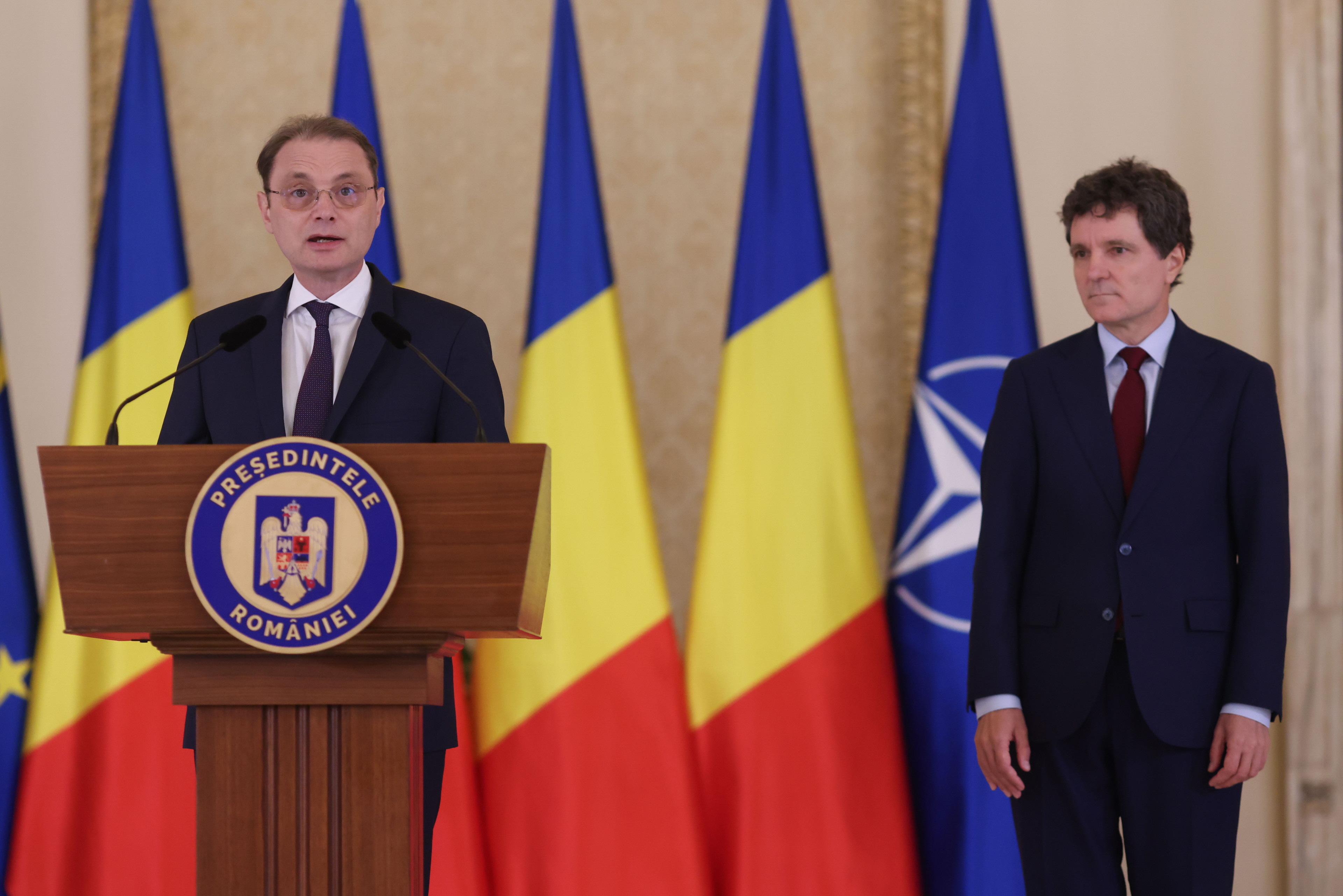 Cine este Luca Niculescu, al patrulea premier desemnat de Nicușor Dan. A fost jurnalist și ambasador al României în Franța