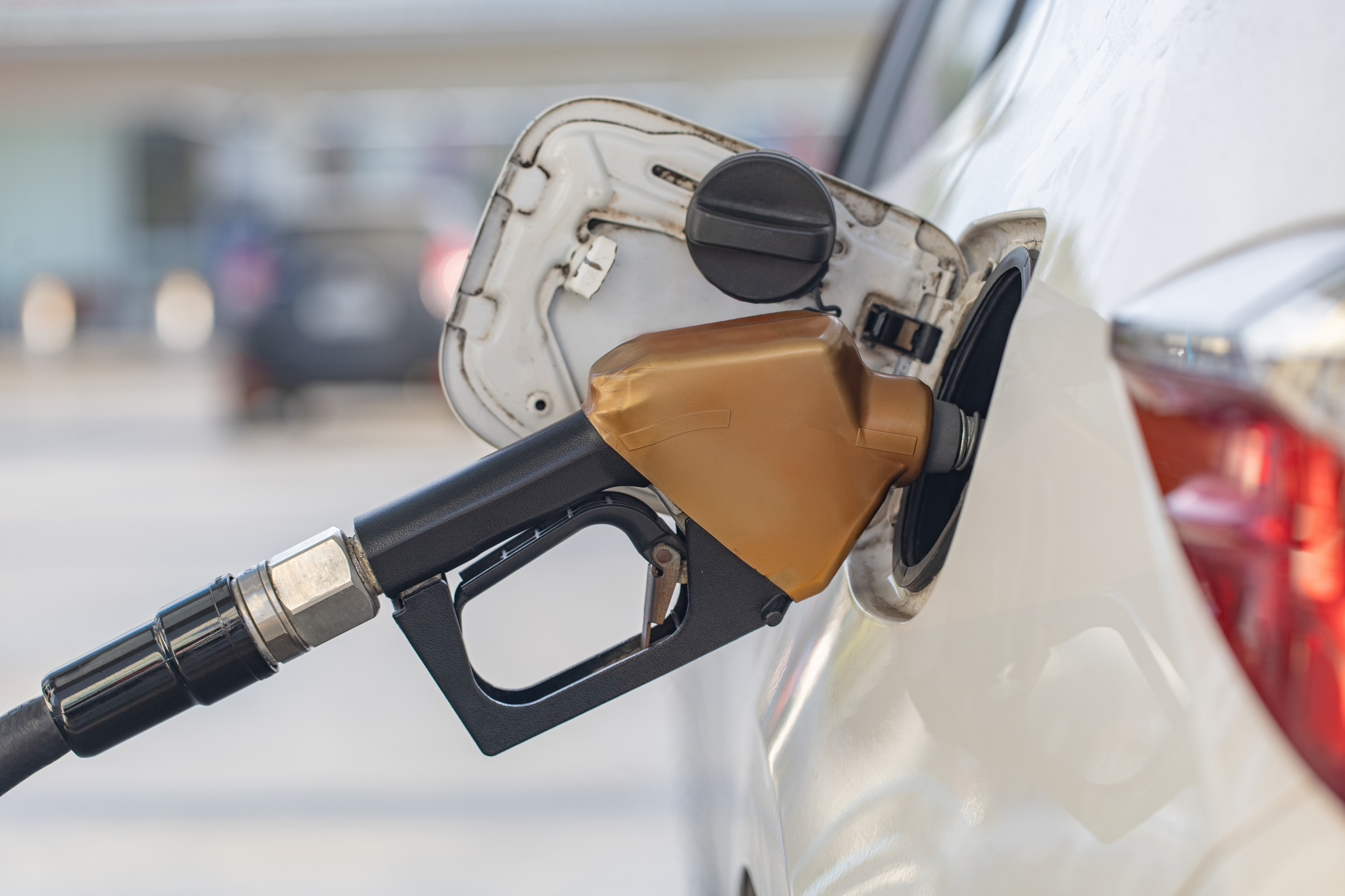 Preț carburanți miercuri, 7 octombrie 2026. Diferențe mari între orașele din România. Unde găsesc șoferii cea mai ieftină benzină