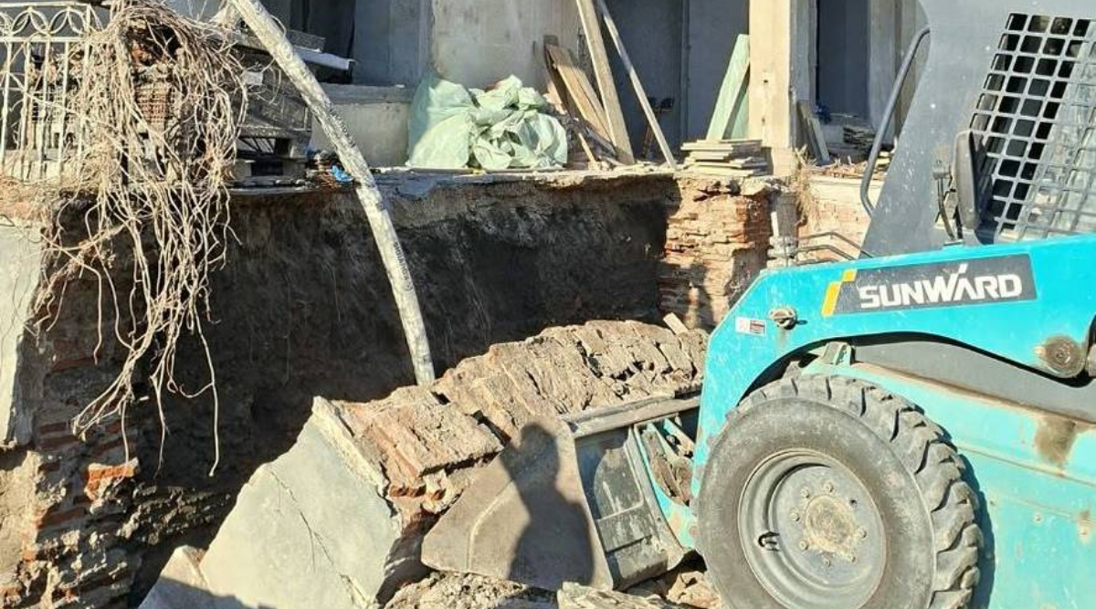 Un muncitor și-a pierdut viața după ce un zid s-a prăbușit peste el! Bărbatul lucra la consolidarea unei clădiri din Galați