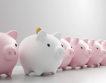 Curs valutar marți, 13 octombrie 2026. Moneda euro continuă să scadă &icirc;n timp ce dolarul american este &icirc;n creștere
