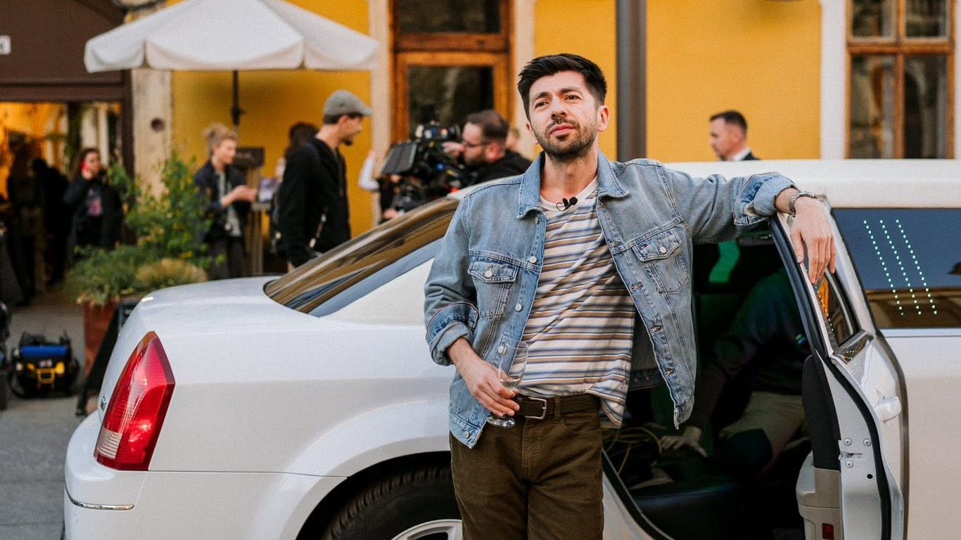 Cine este actorul care și-a pierdut viața după ce a jucat o zi pentru filmul „Băiat de milioane”! Mircea Bravo a dezvăluit totul: „A fost un șoc”