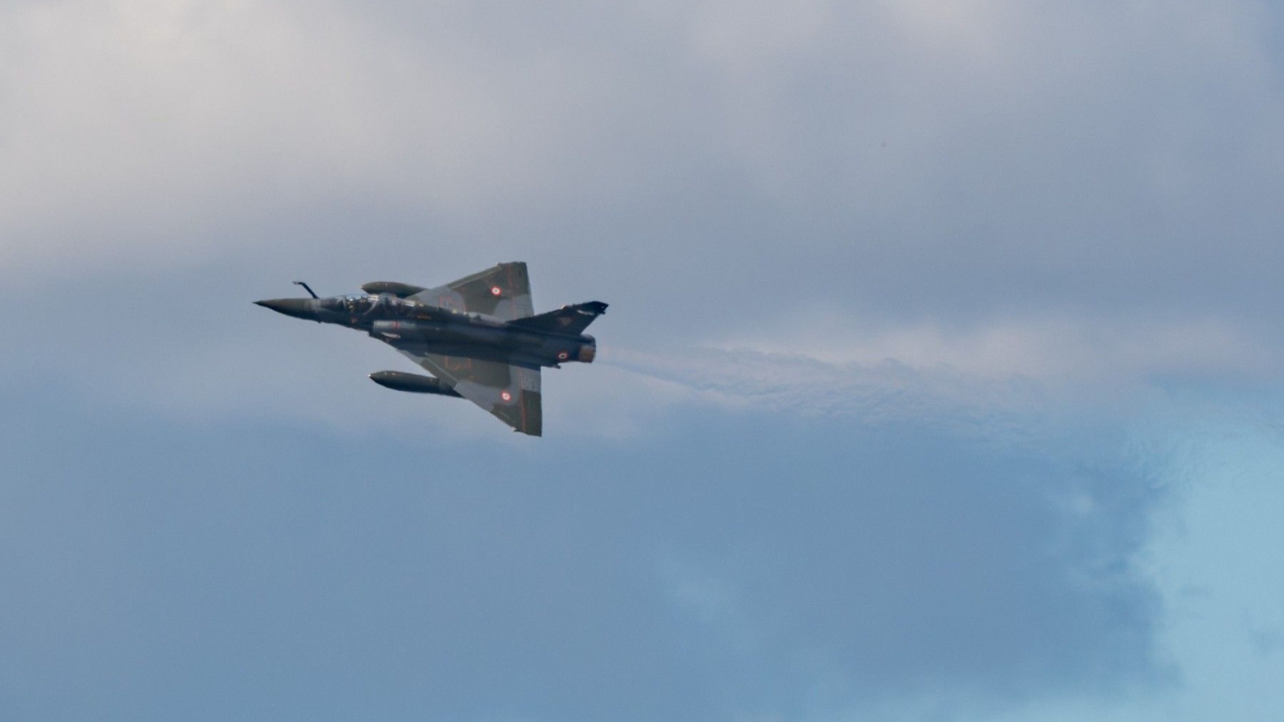 Un avion de vânătoare s-a prăbușit marți seara! Un membru al echipajului și-a pierdut viața, iar celălalt este dispărut