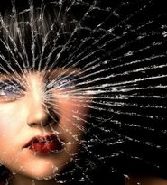 Ce inseamna cand oglinda nu se sparge de tot! Apar necazuri mari pentru suflet!