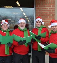 Sigur nu stiai! Ce poti pati daca nu deschizi usa colindatorilor