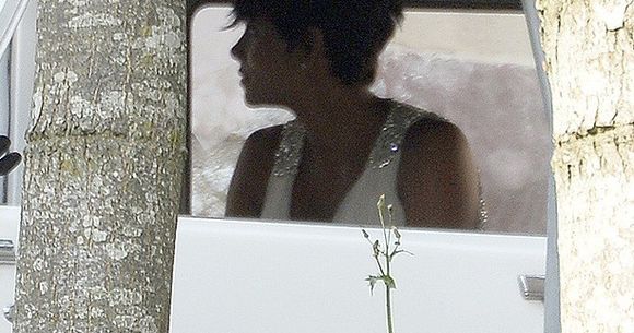 PRIMELE IMAGINI de la nunta actritei Halle Berry cu Olivier Martinez!
