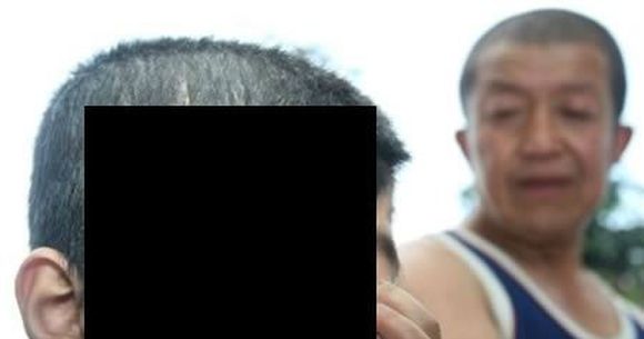 Toata copilaria lui a fost un COSMAR! Vezi MOTIVUL pentru care toti copii se feresc de el! FOTO