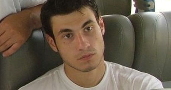 Fiul lui Piturca, bombardat de bombe sexy in club! Afla daca s-a lasat cucerit de fete