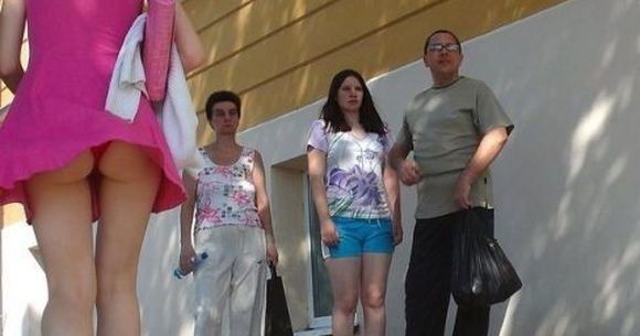 Vantul prietenul barbatilor, dar dusmanul femeilor! Uite ce poate face! :) SUPER FOTO