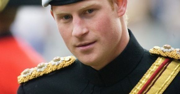 Printul Harry este pilot militar cu acte in regula