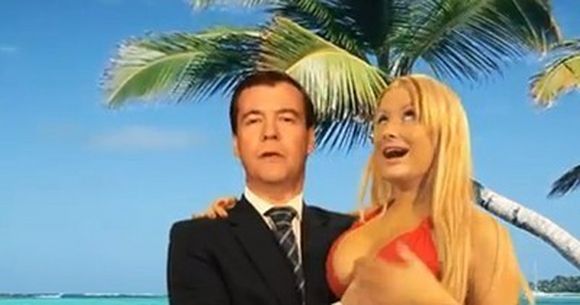 Presedintele rus Dimitri Medvedev, surprins in ipostaze compromitatoare!VIDEO