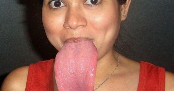 Limba lunga este o ciudatenie sau o dorinta ascunsa a barbatilor? GALERIE FOTO cu cele dorite femei
