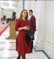 Vremea rea schimba moda în Parlament! Cum arata politicienele care atrag toate privirile pe holurile Parlamentului