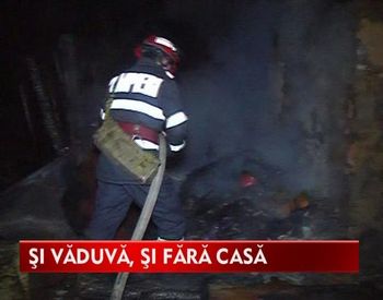 Ghinionul se tine lant de o batrana! La cinci zile dupa moartea sotului, casa i-a luat foc VIDEO