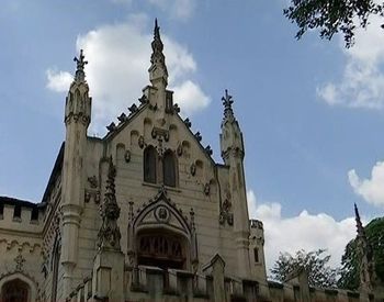 ATI FOST AICI? Castelul de la Miclauseni, liniste si hrana pentru trup si suflet