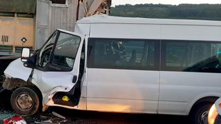 Accident grav pe șoselele din România. Trei copii au ajuns la spital