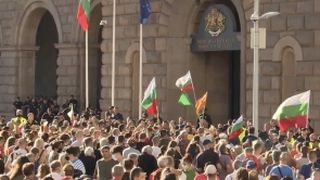  Proteste violente &icirc;n Bulgaria a patra seară la r&acirc;nd