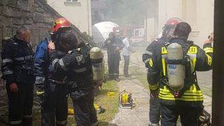 Spital din Rom&acirc;nia mistuit de flăcări. Peste 30 de persoane au fost evacuate
