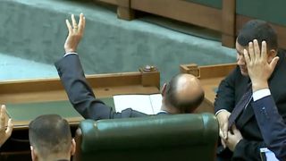 Vot final &icirc;n Senat pe legea izolării și carantinei
