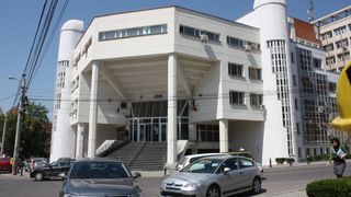 Inspector școlar, semne obsene pe Facebook. Profesorii au reacționat: "Yes, boss"