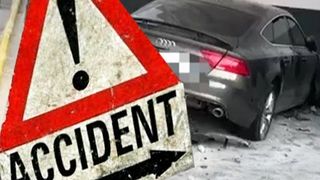 VIDEO| Accident grav: O șoferiță băută a intrat cu mașina într-un bloc din Mamaia